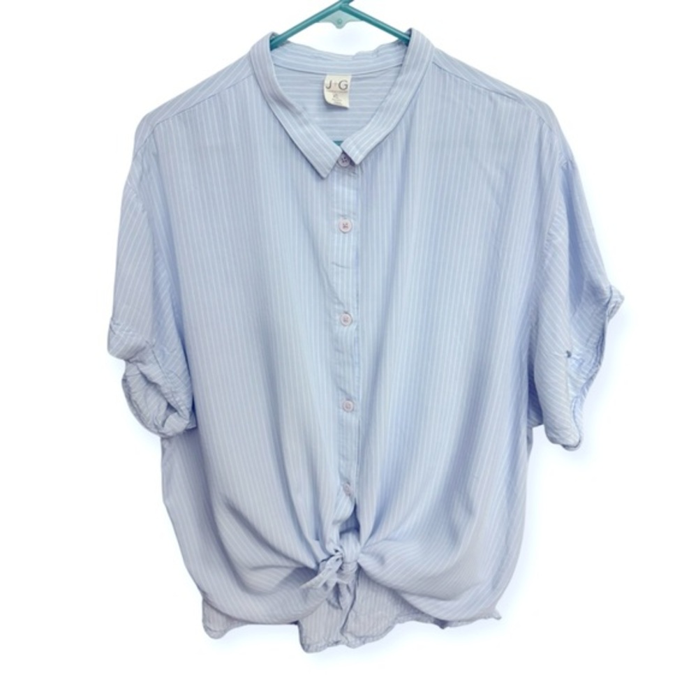 Jasmine‎ & Ginger Gray Button Down Shirt with Cuffed Sleeves and Tie Front